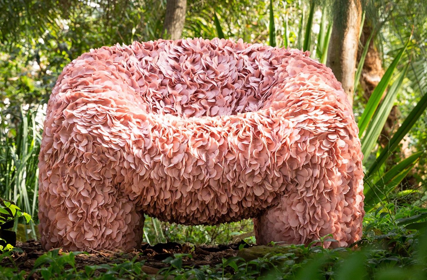 Голландский бренд Moooi представил «невозможное» кресло-цветок